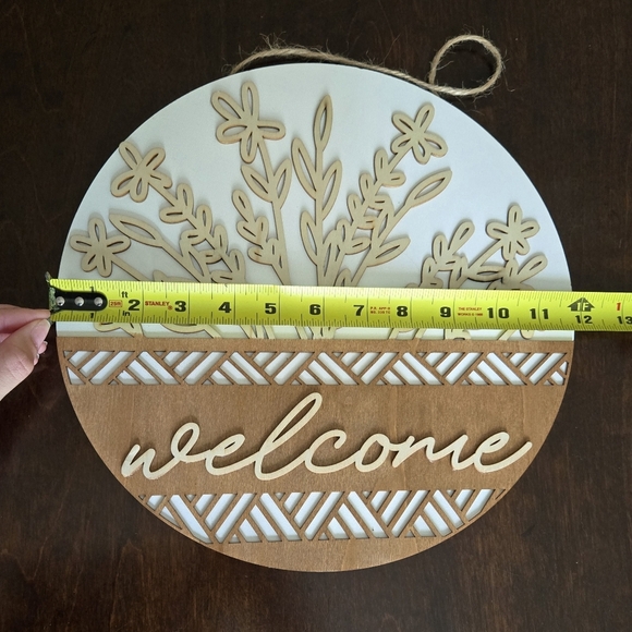 Wooden Welcome Sign with Floral Design - Picture 3 of 4